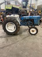 Ford/Nholland 1700, Tractor